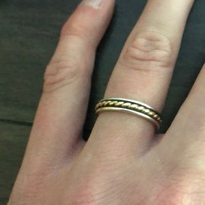 Gold twist band ring